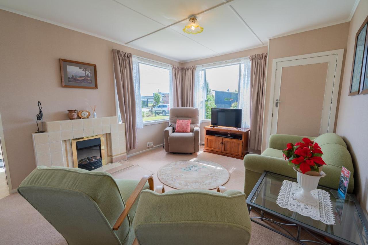Rustlein Cottage - Te Anau Holiday Home Kültér fotó