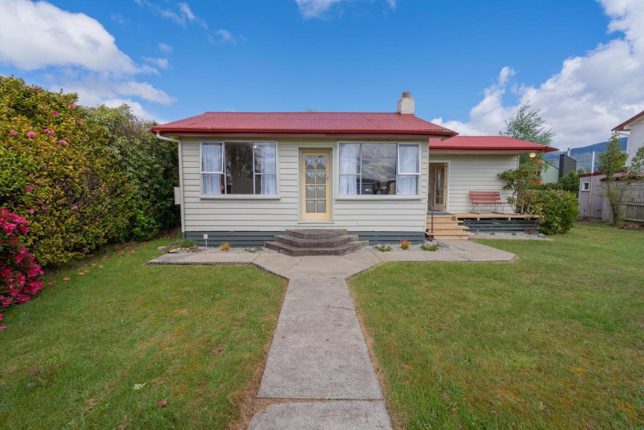 Rustlein Cottage - Te Anau Holiday Home Kültér fotó