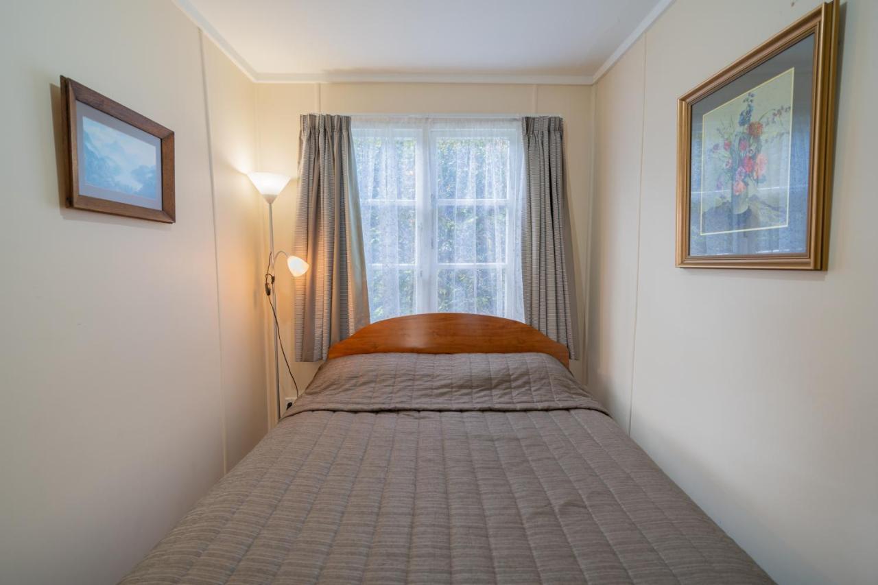 Rustlein Cottage - Te Anau Holiday Home Kültér fotó